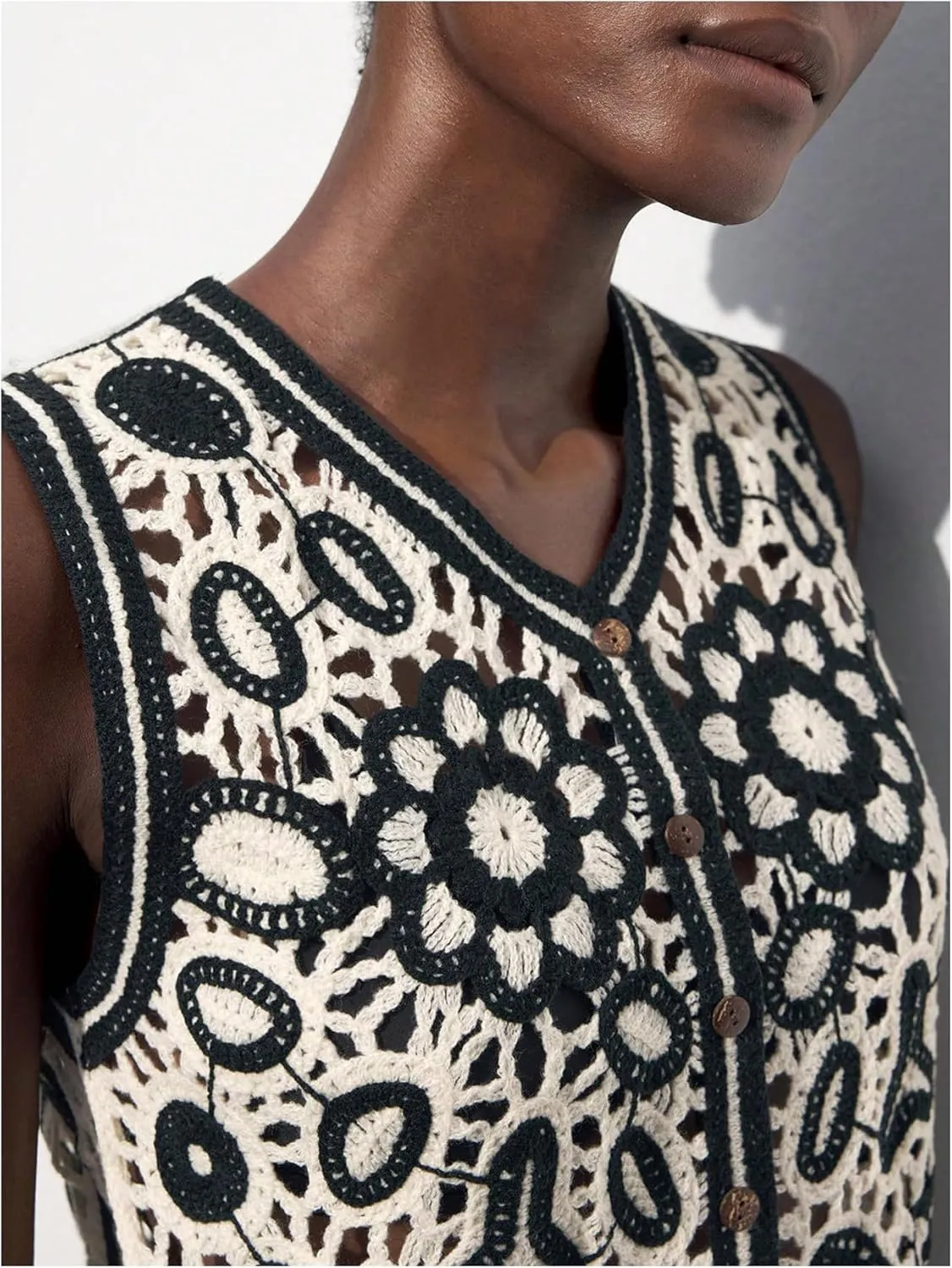 GORGLITTER Women's Crochet Floral Sweater Vest Hollow Out V Neck Button Down Knit Crop Top