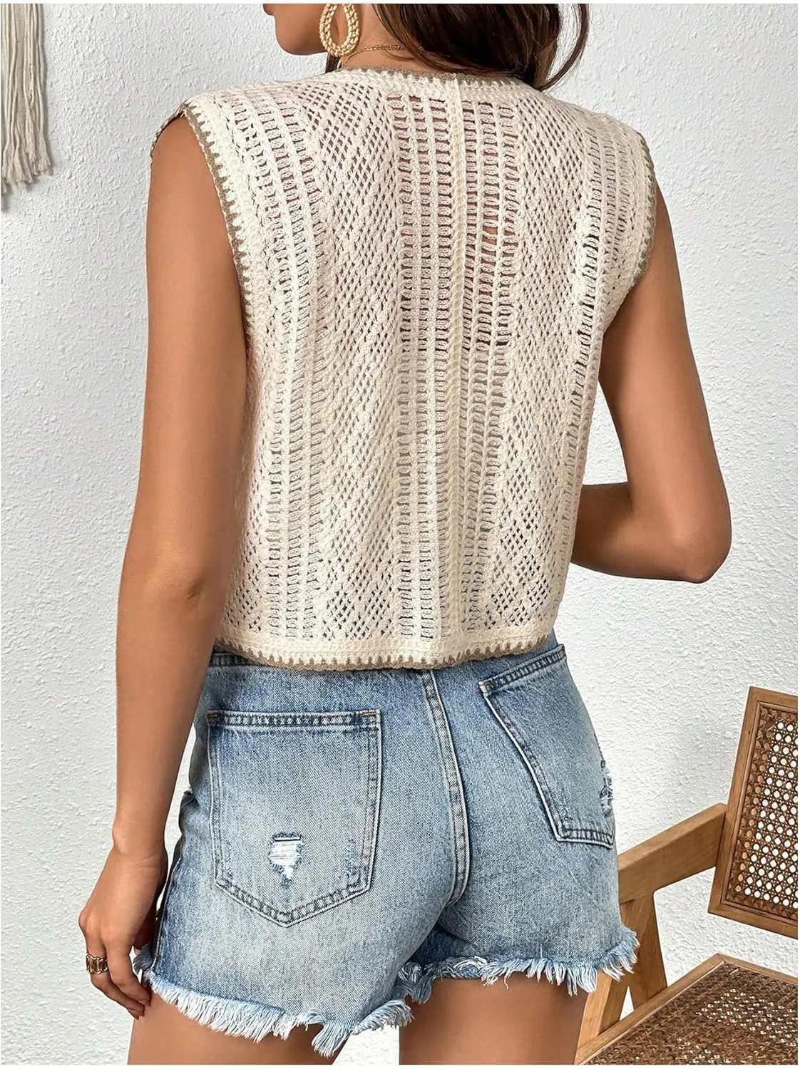 GORGLITTER Women's Crochet Western Cowgirl Rodeo Outfit Floral Sleeveless Boho Lightweight Cardigan Vest Tops 2025