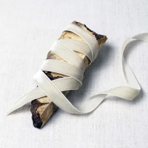 Lustre Velvet Ribbon in Pearl