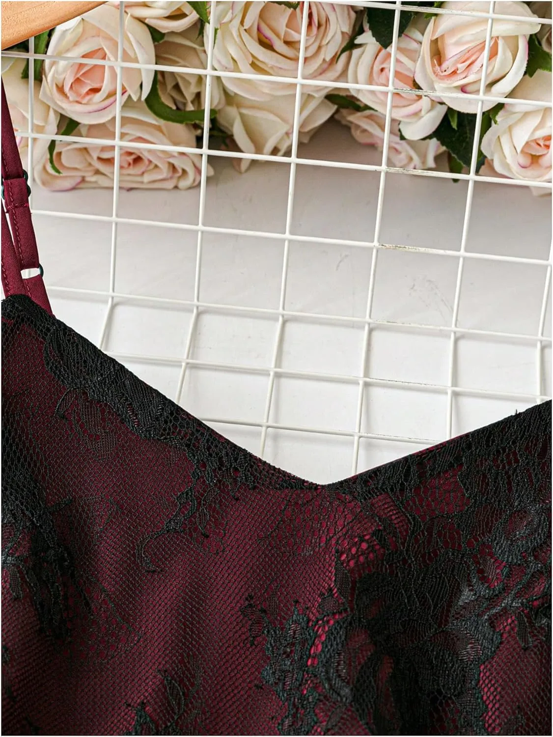 MakeMeChic Women's Floral Lace V Neck Camisole Spaghetti Strap Sleeveless Y2k Tank Tops