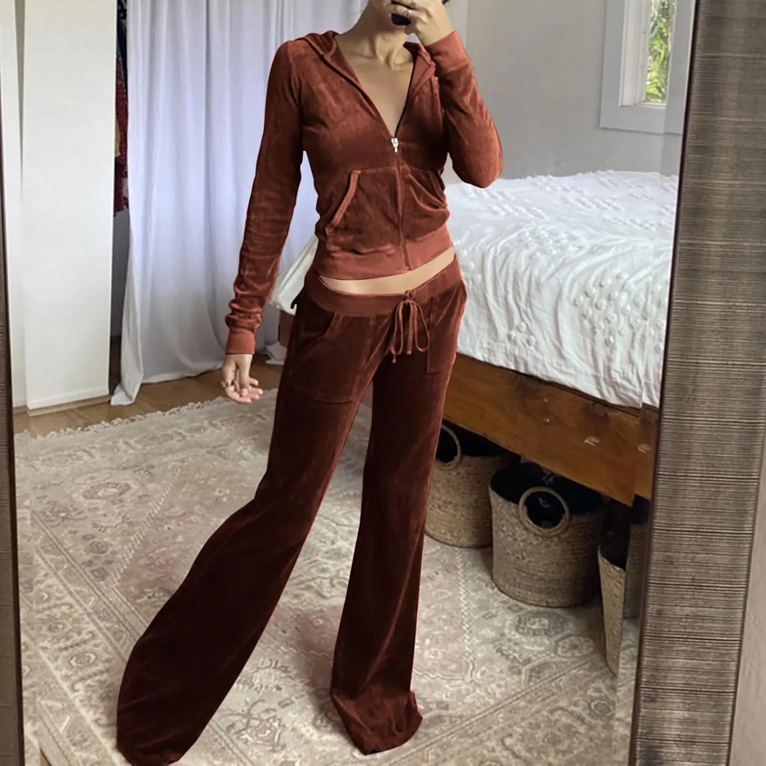 Womens Velour Tracksuit Two Piece Cropped Sweatshirt Flared Pants Workout Jogging Sets Velvet Sweatsuit Y2K Outfits
